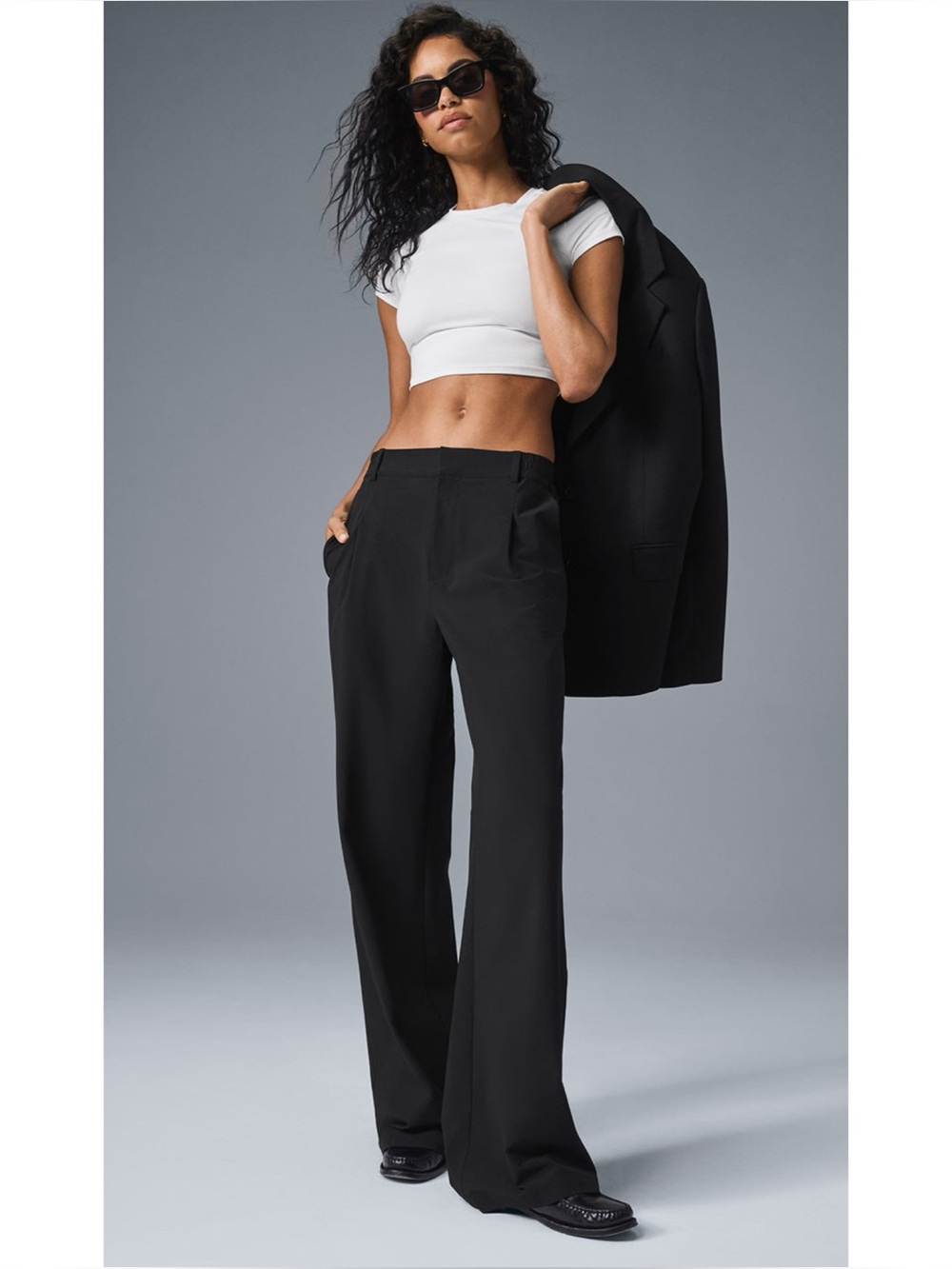 Alo Yoga High-Waist Pursuit Trouser (Regular) in Black Size XS